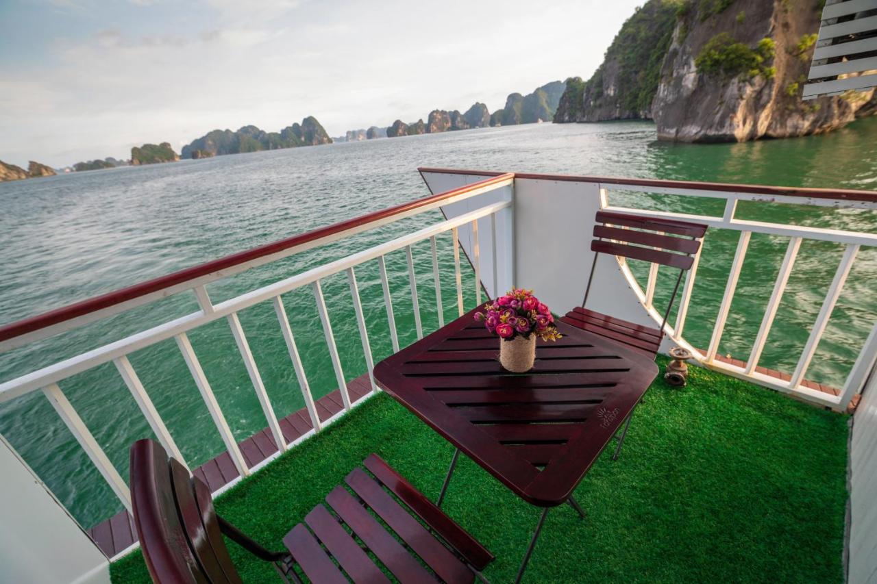 Отель Charm Boutique Cruise Халонг Экстерьер фото