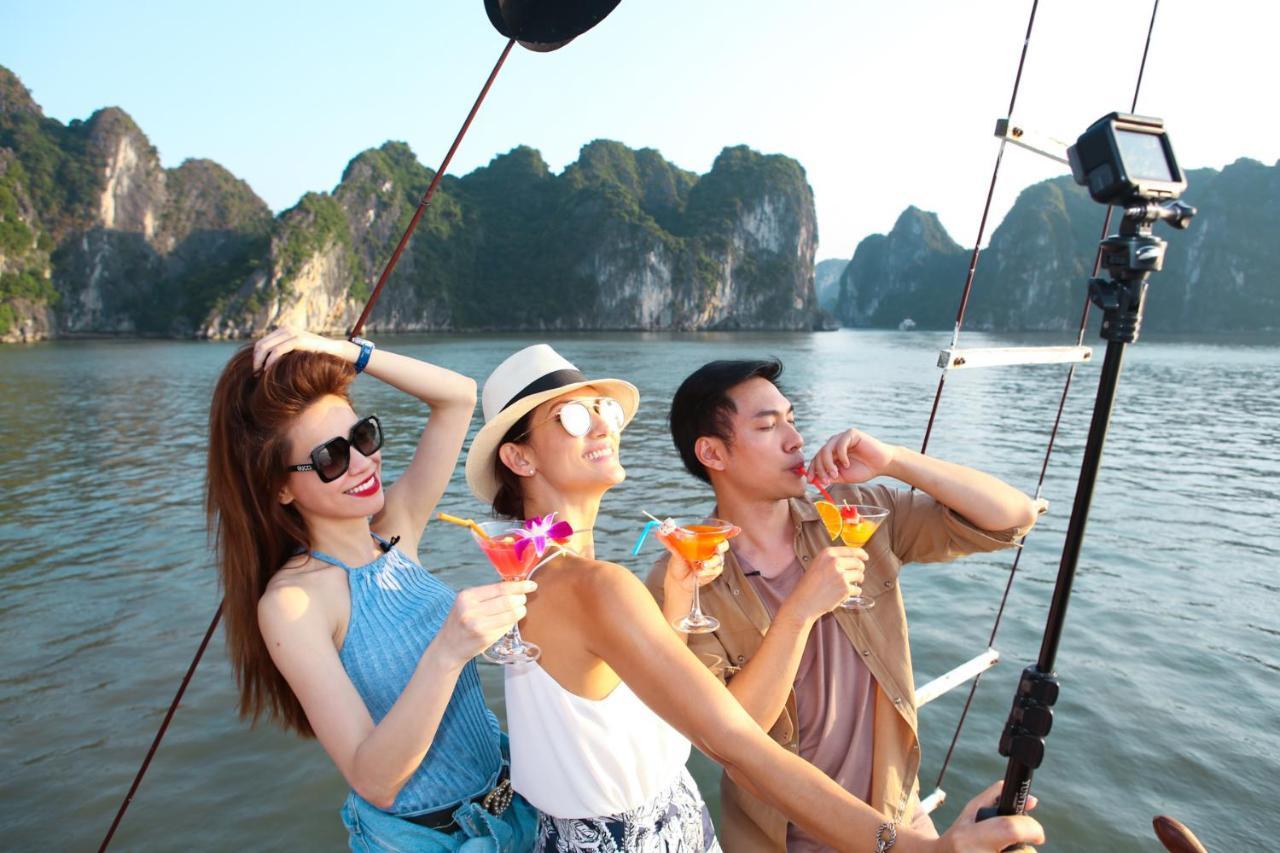 Отель Charm Boutique Cruise Халонг Экстерьер фото